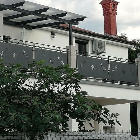 Apartmani Roberta Jurdani Zewnętrze zdjęcie