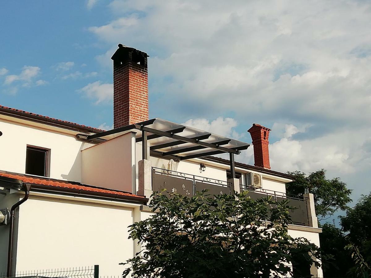 Apartmani Roberta Jurdani Zewnętrze zdjęcie