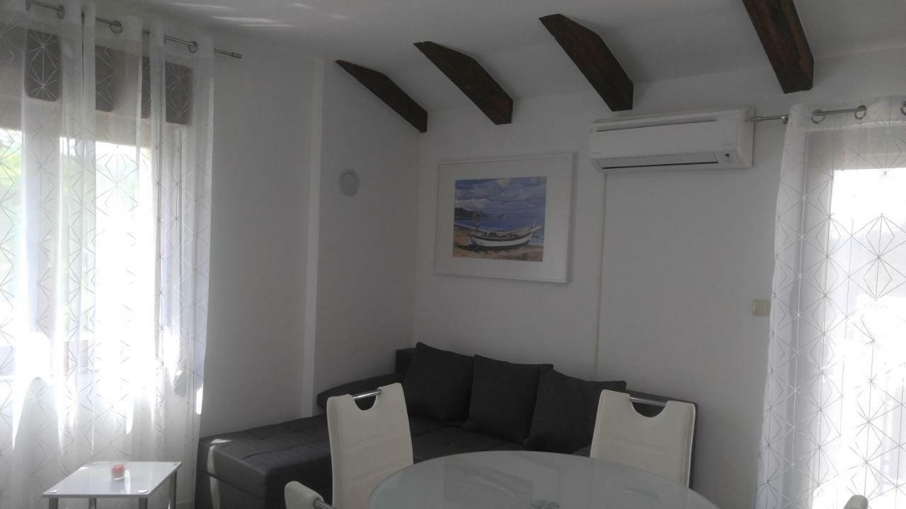 Apartmani Roberta Jurdani Zewnętrze zdjęcie