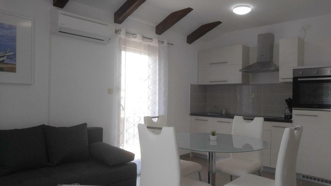 Apartmani Roberta Jurdani Zewnętrze zdjęcie