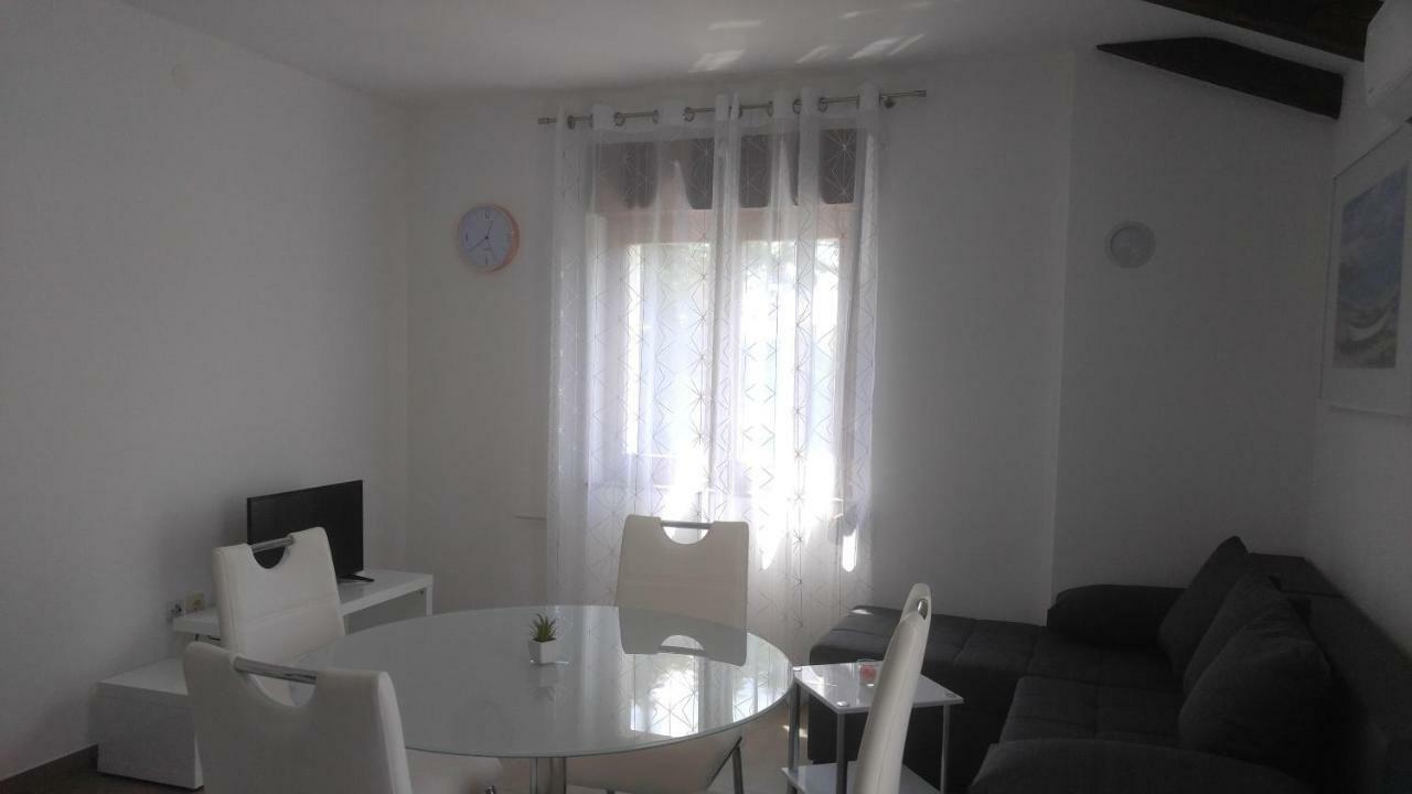 Apartmani Roberta Jurdani Zewnętrze zdjęcie