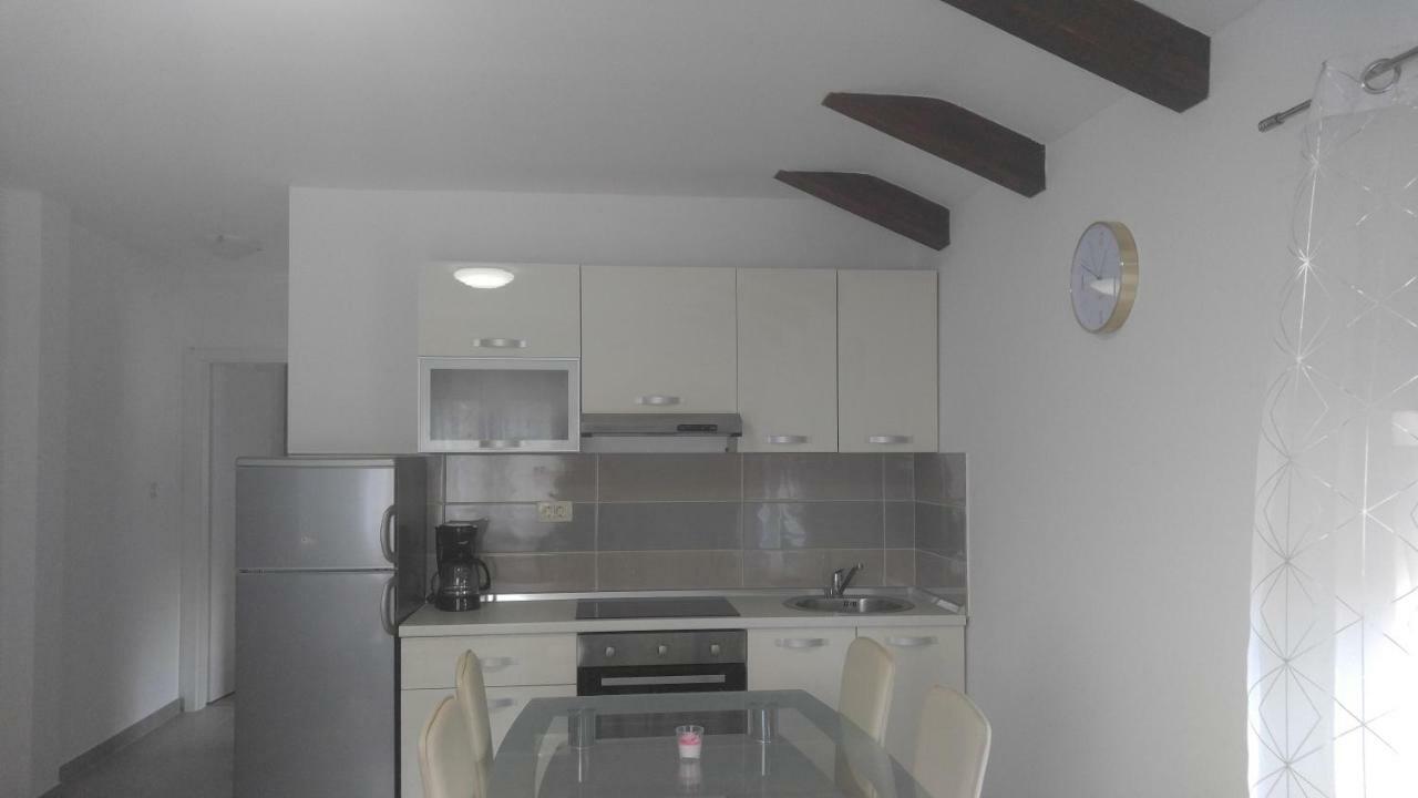 Apartmani Roberta Jurdani Zewnętrze zdjęcie