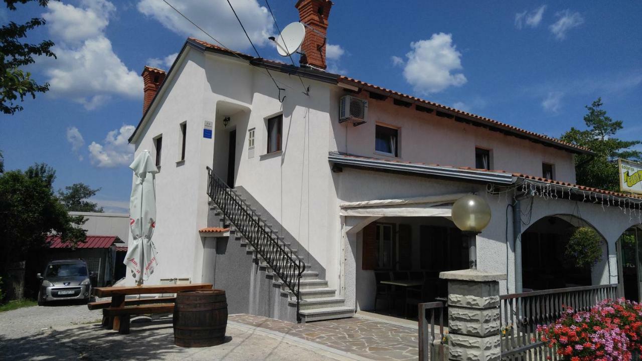 Apartmani Roberta Jurdani Zewnętrze zdjęcie