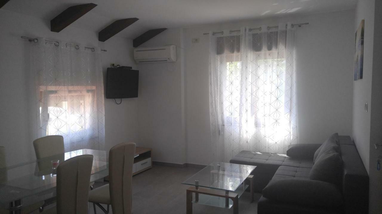 Apartmani Roberta Jurdani Zewnętrze zdjęcie