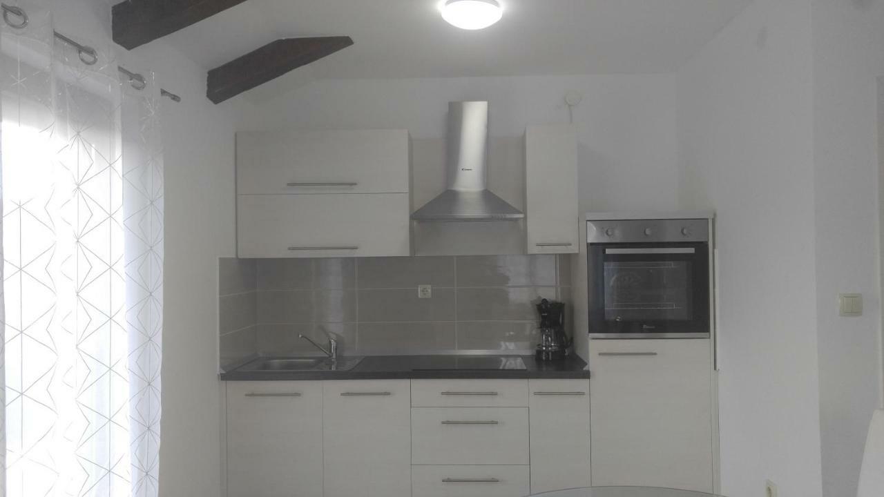 Apartmani Roberta Jurdani Zewnętrze zdjęcie